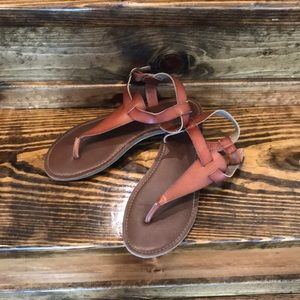 Universal Threads toe sandal